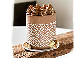 Banner Stencil Torte - Charme & Schablone